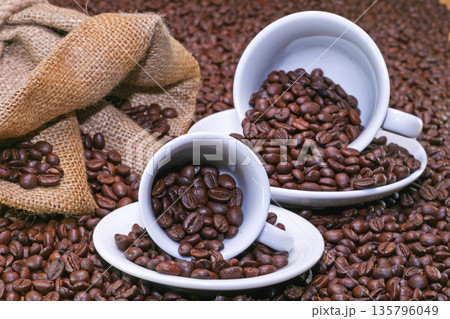 Coffee Beans Seeds Cups Coffee Beans Seeds Cups 135796049