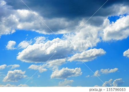White Cloudscape Blue Sky White Cloudscape Blue Sky 135796083