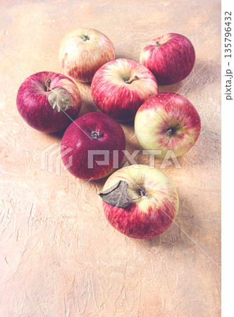 apples scattered on the table, selective focus, yellow - red, summer variety, early, no people, apples scattered on the table, selective focus, yellow - red, summer variety, early, no people, 135796432