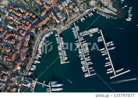 Overhead view of city marina with yachts 135797877