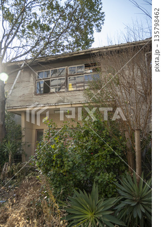 日本の岡山県岡山市の古くてとても美しい建物 135798462