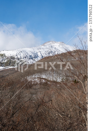 冬の那須連山の風景 135798522