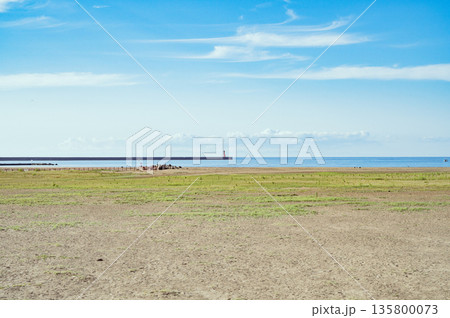 新潟　柏崎の海岸（みなとまち海浜公園） 135800073