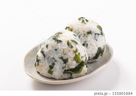 わかめご飯 おにぎり わかめご飯 おにぎり 135801884