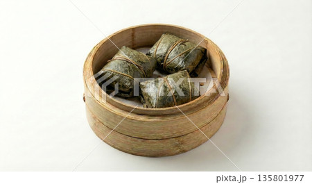 蓮の葉で包んだ糯米鶏 もち米包み 飲茶メニュー 食べ放題 点心 中華料理 食品 料理 135801977