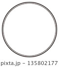 内側が白く塗りつぶされた二重丸のフレーム 135802177