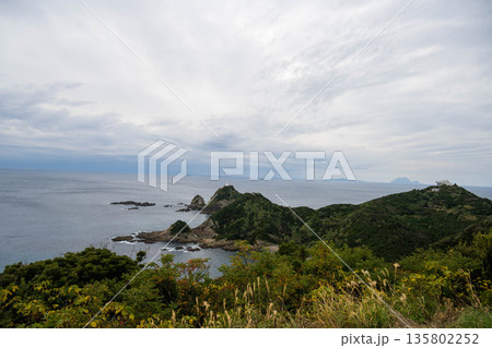 佐多岬公園展望台から見た海 佐多岬公園展望台から見た海 135802252