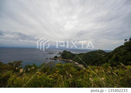 佐多岬公園展望台から見た海 佐多岬公園展望台から見た海 135802255
