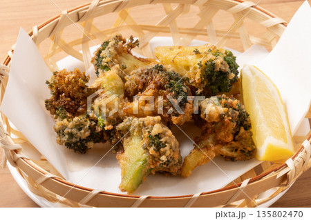 ブロッコリー　からあげ 135802470