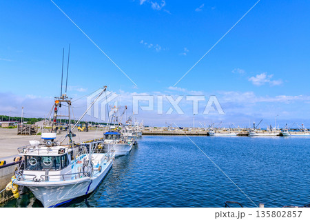 道東サロマ湖の小さな漁港 登栄床(とえとこ)漁港 135802857