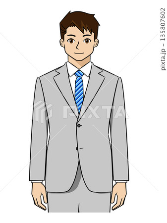 気をつけの姿勢で立つスーツ姿の若いビジネスマン（上半身・正面） 135807602