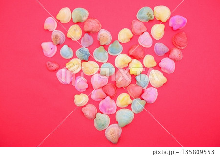 貝のハート 135809553