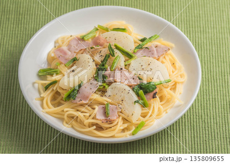 蕪とベーコンの和風パスタ 蕪とベーコンの和風パスタ 135809655