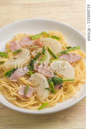 蕪とベーコンの和風パスタ 蕪とベーコンの和風パスタ 135809719