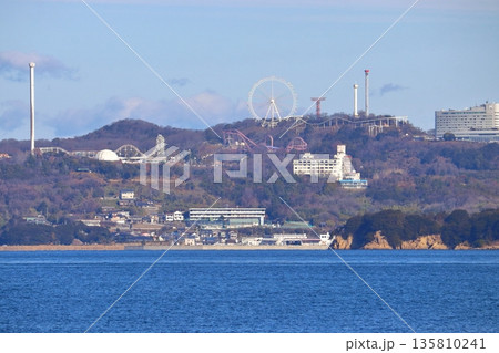 水島灘沖合から眺めた鷲羽山(岡山県倉敷市) 水島灘沖合から眺めた鷲羽山(岡山県倉敷市) 135810241