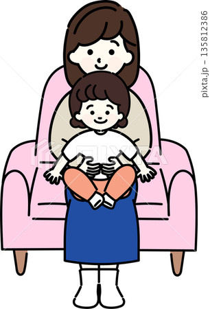 膝に座る女の子 膝に座る女の子 135812386