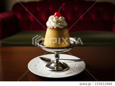 生クリームとさくらんぼをのせたプリン 135812988