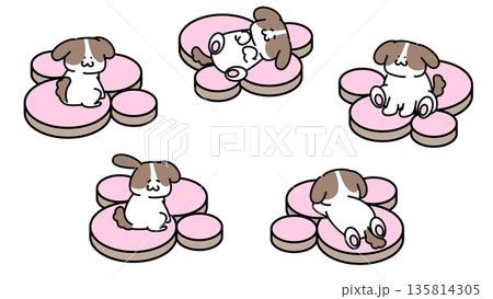 肉球クッションの上でくつろぐかわいい犬のポーズイラストセット 135814305