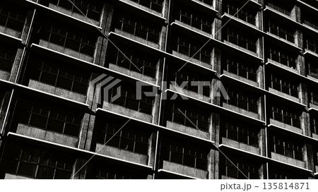 モノクロームの街並み 135814871