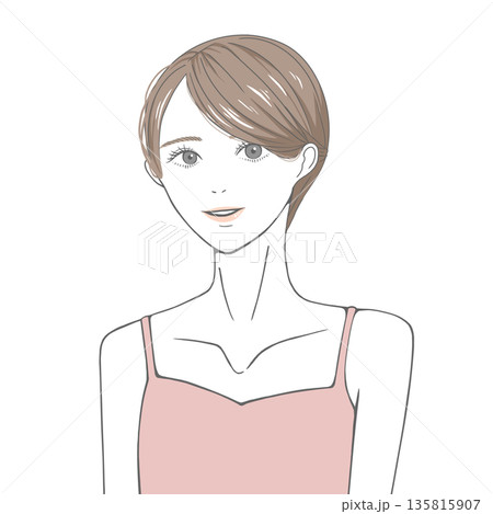 キャミソールを着た笑顔の女性(茶髪) キャミソールを着た笑顔の女性(茶髪) 135815907