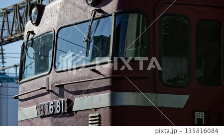 年輪を感じさせるED76形電気機関車81号機の顔 135816084