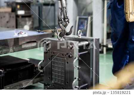 工場設備の風景 135819221