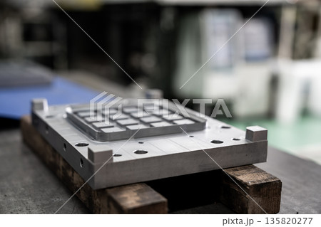 工場設備の風景 135820277