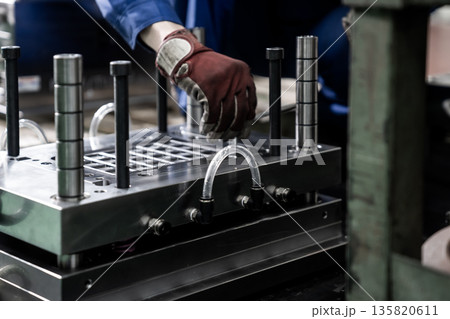 工場設備の風景 135820611