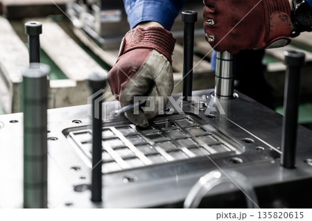 工場設備の風景 135820615