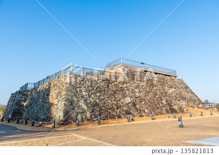 大和郡山城天守台を南東側から望む風景 135821813