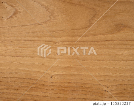 Rich chestnut veneer with distinctive woodgrain and earthy tones Rich chestnut veneer with distinctive woodgrain and earthy tones 135823237