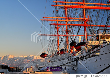 海王丸パークから見た冬の立山連峰　海王丸 135823357