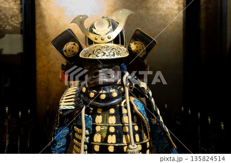 鎧 甲冑 武士 鎧 甲冑 武士 135824514