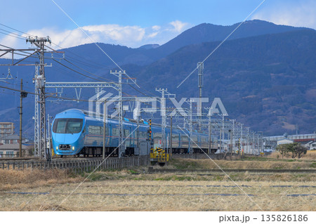 冬の丹沢と小田急ロマンスカーMSE 135826186
