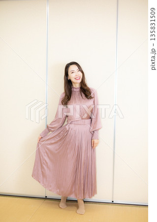 和風旅館と美人女性 135831509