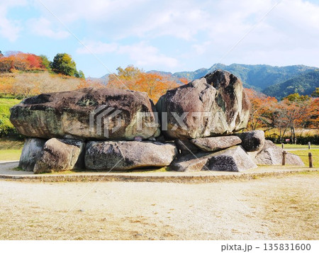 奈良県 国指定特別史跡 石舞台古墳 11月 奈良県 国指定特別史跡 石舞台古墳 11月 135831600