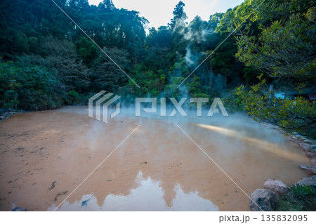 別府の血の池地獄 別府の血の池地獄 135832095