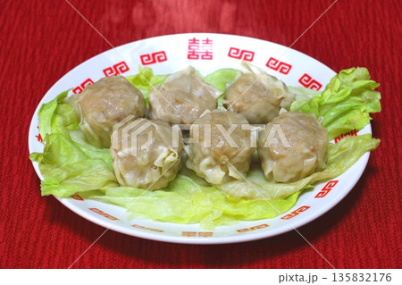 熱々の焼売 135832176