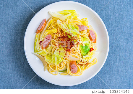 春キャベツのペペロンチーノ 135834143