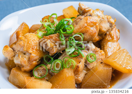 手羽元と大根の煮物 手羽元と大根の煮物 135834216