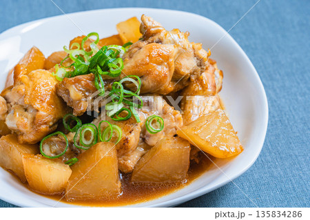 手羽元と大根の煮物 手羽元と大根の煮物 135834286
