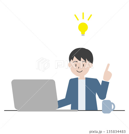 ひらめいた男性のイラスト　アイデアが浮かぶパソコン作業のシーン 135834483