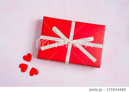バレンタインのギフトボックス 135834488