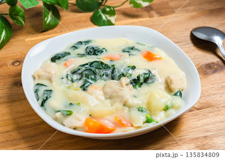 ほうれん草のシチュー 135834809