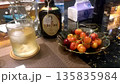 ウイスキーとサクランボ 135835984