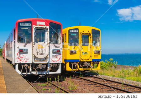 日本一海に近い駅・大三東駅と車両 日本一海に近い駅・大三東駅と車両 135836163