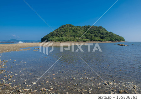 天草市五和町の亀島 135836563