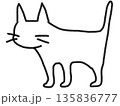 正面を向いている白い猫の全身イラスト 135836777