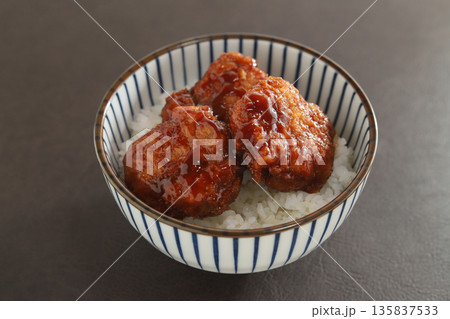 手作りソースかつ丼(豚ヒレ肉) 手作りソースかつ丼(豚ヒレ肉) 135837533