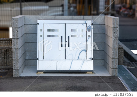 集合住宅の専用ごみ箱 集合住宅の専用ごみ箱 135837555